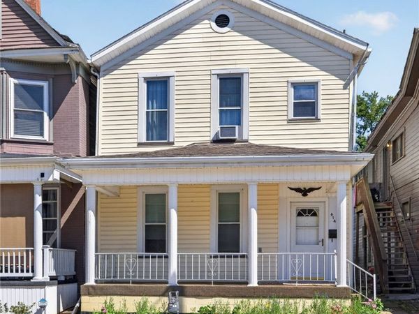 614 Main Street , Wellsville, OH 43968