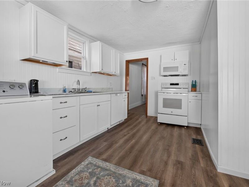 614 Main Street, Wellsville, OH 43968 Photo 10