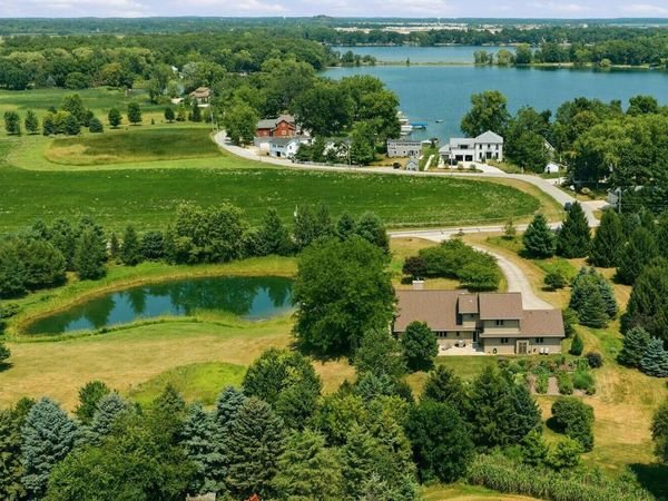 37015 Lower Lake ROAD, Oconomowoc, WI 53066