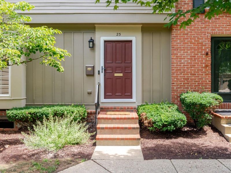 23 Nicholson Court, Washington Township, OH 45458 Photo 2