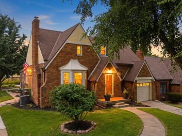 4301 Pine Street, Omaha, NE 68105
