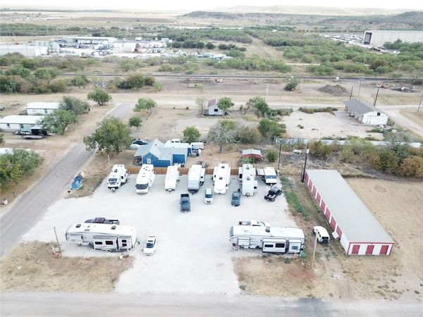 140 Spruce Street, Baird, TX 79504