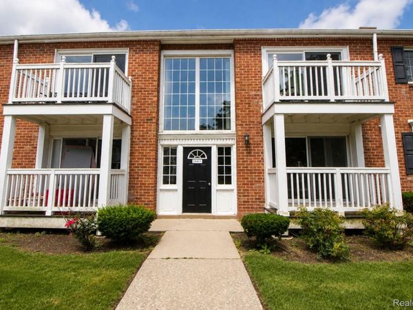 2440 Parmenter Boulevard , Unit 102, Royal Oak, Mi 48073