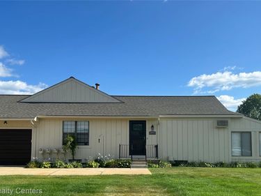 12440 Cambridge Boulevard, Unit 4, Green Oak Township, Mi 48178