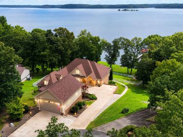 306 Red Water Drive, New Concord, KY 42076