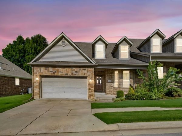 4177 N Meadow View Drive, Fayetteville, AR 72703