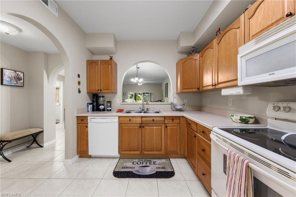 2261 Somerset Ridge Dr, Unit 103, Lehigh Acres, FL 33973 Photo