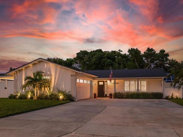 8843 117TH STREET, SEMINOLE, FL 33772