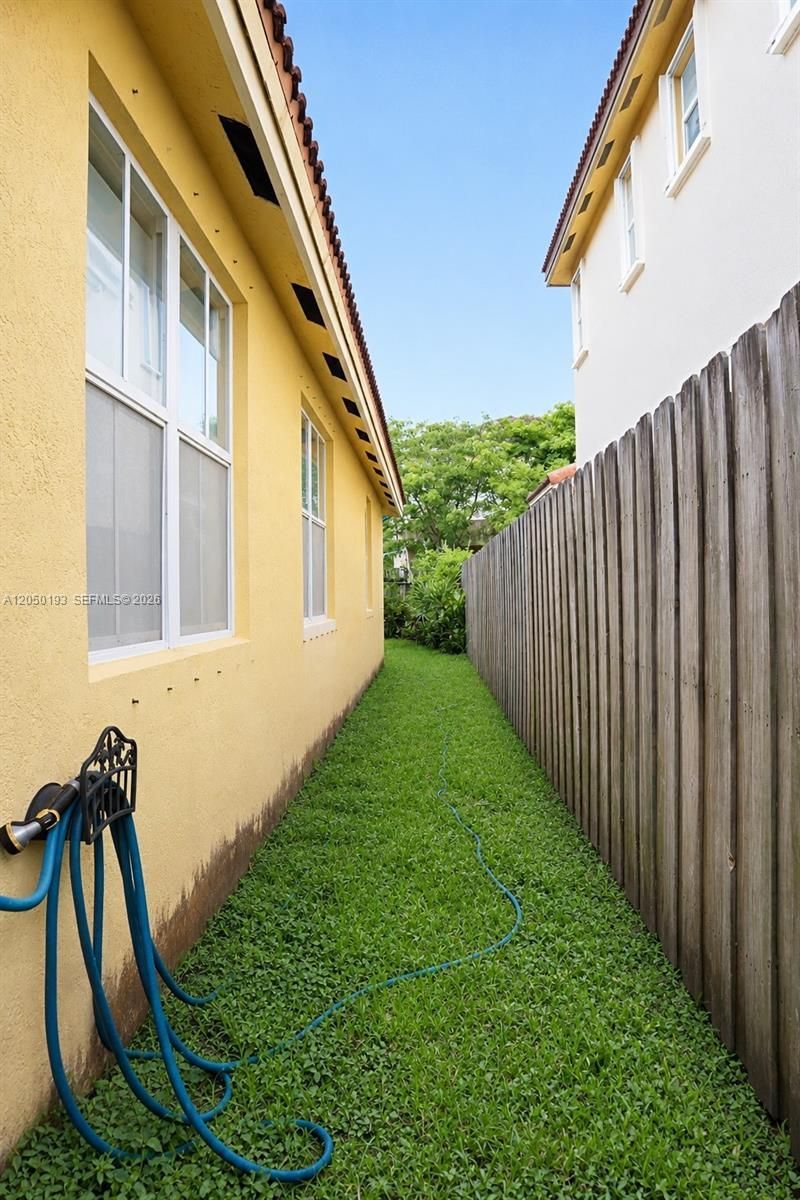 16474 SW 84th St, Miami, FL 33193 Photo