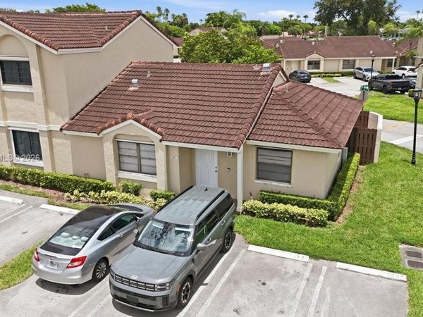 6473 NW 170th Ln , Hialeah, FL 33015