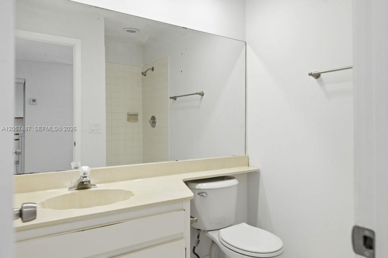 6473 NW 170th Ln , Hialeah, FL 33015 Photo