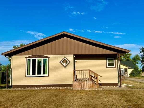 424 2nd Street E, Hunter, ND 58048
