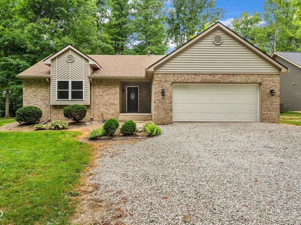 23 Lincoln Hills , Coatesville, IN 46121
