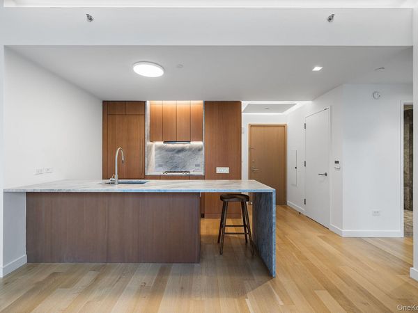 611 W 56th Street , Unit 6F, New York (Manhattan), NY 10019