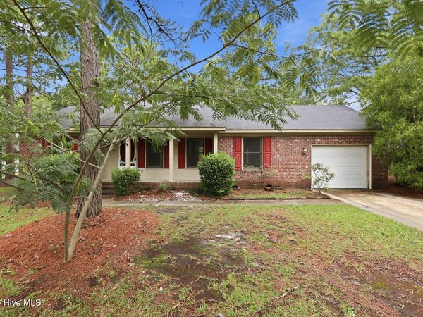 924 E Winds Lane, Fayetteville, NC 28311