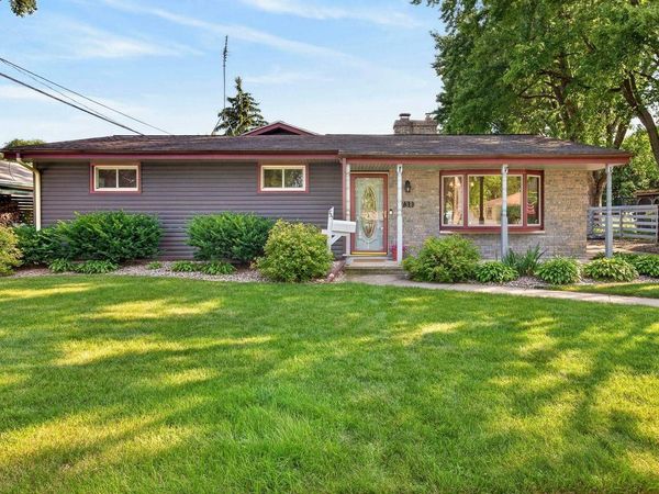 731 E HARDING DRIVE, Appleton, WI 54915