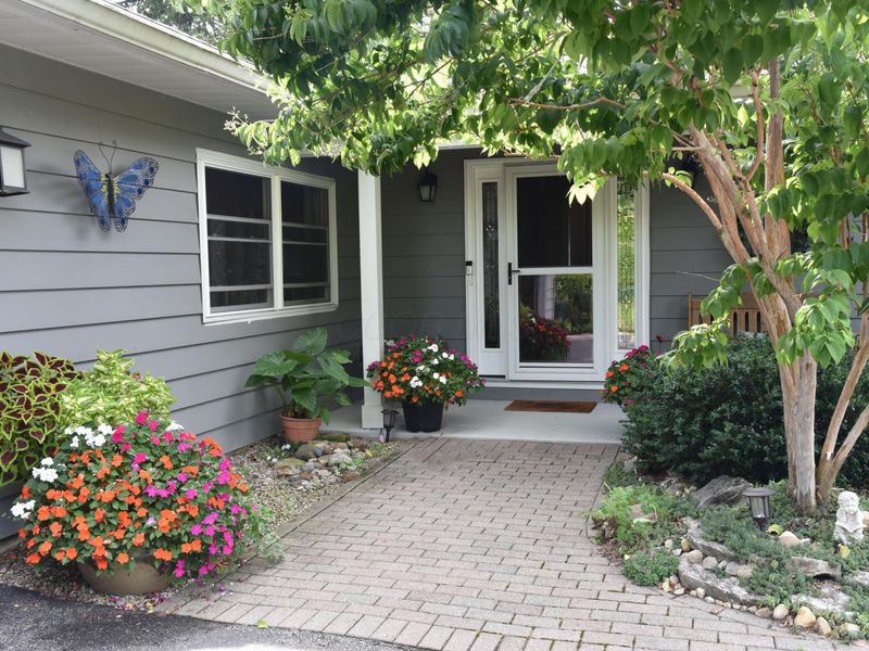 961 Lynbrook Road , Columbus, OH 43235 Photo 3