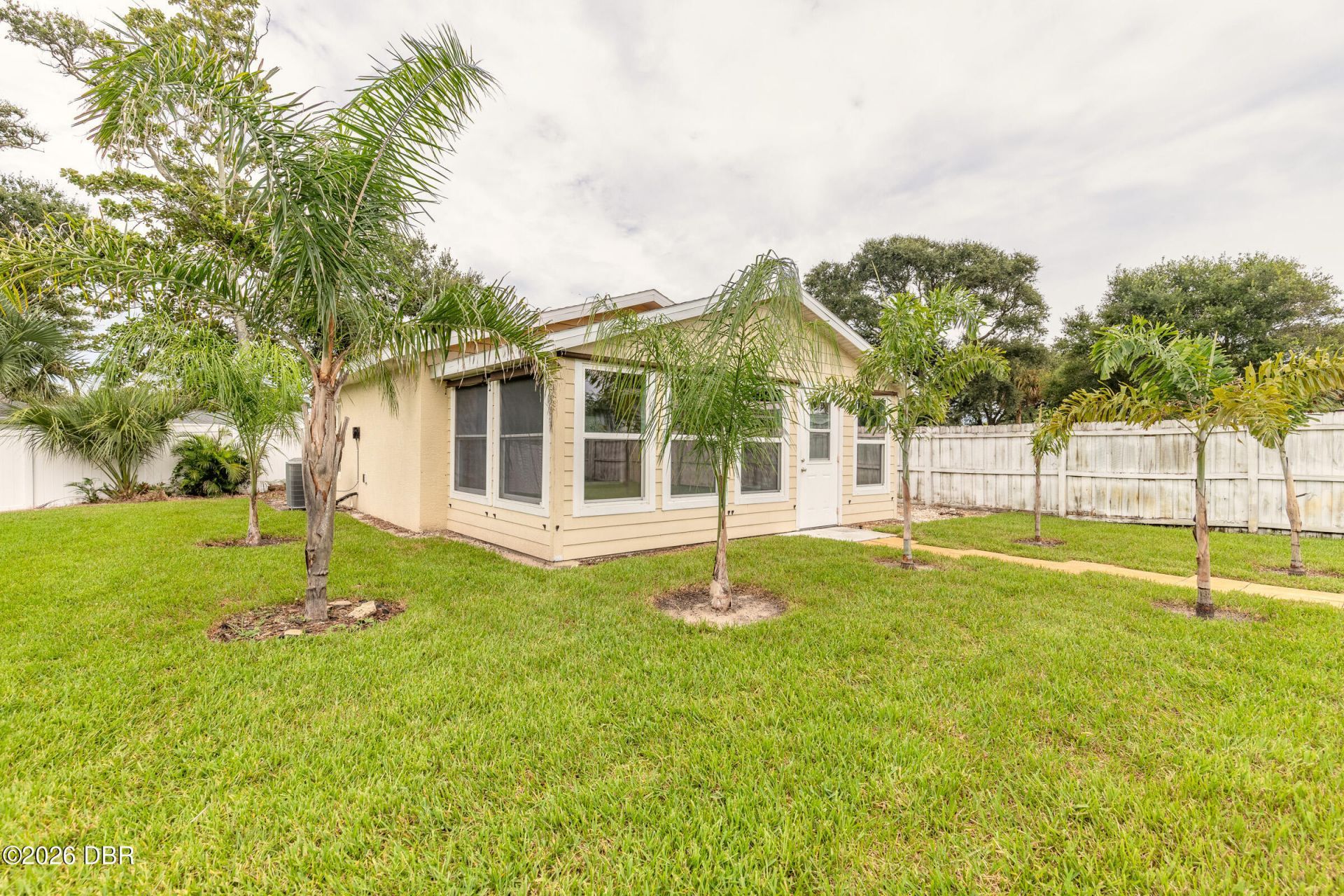 808 E 16th Avenue, New Smyrna Beach, FL 32169 Photo