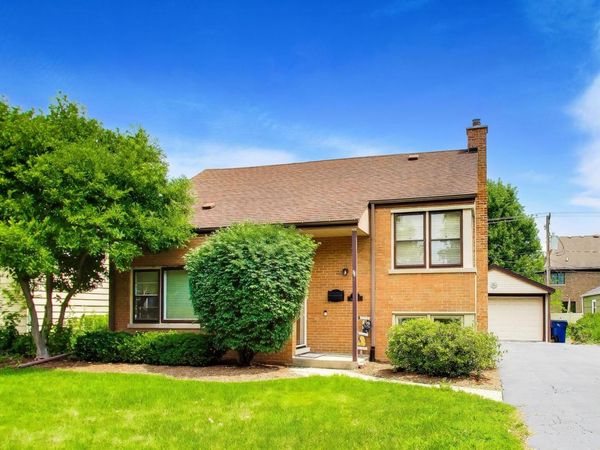 679 S Spring Road , Elmhurst, IL 60126