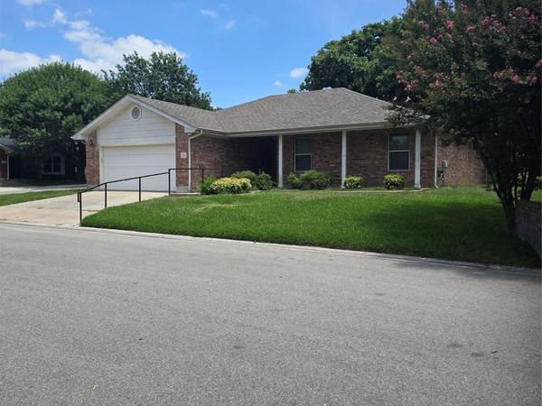 711 Beachwood RD, Burnet, TX 78611