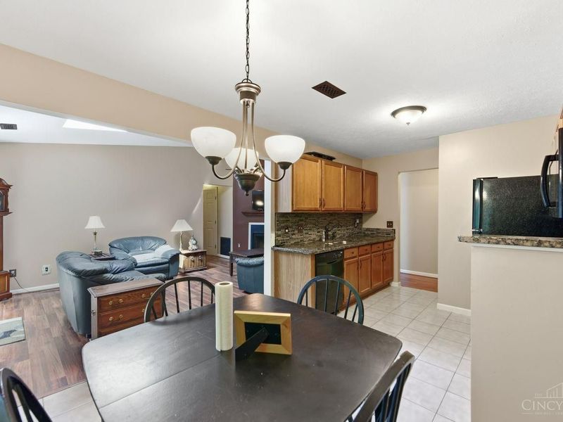 1572 Gelhot Drive, Unit 127, Fairfield, OH 45014 Photo 10