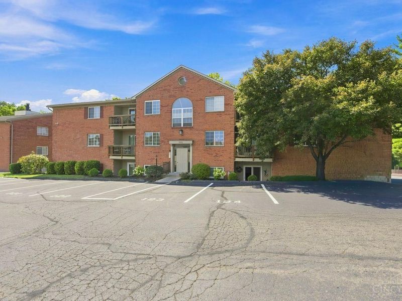 1572 Gelhot Drive, Unit 127, Fairfield, OH 45014 Photo 3
