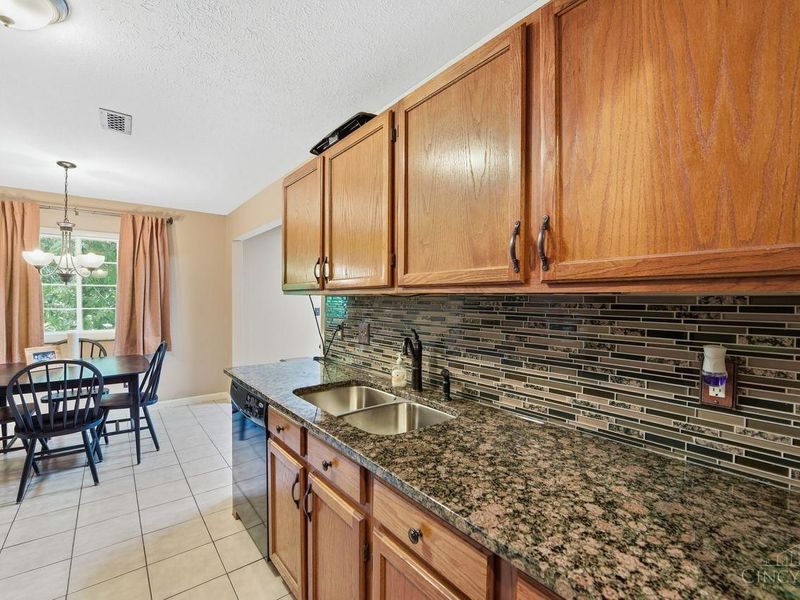 1572 Gelhot Drive, Unit 127, Fairfield, OH 45014 Photo 4