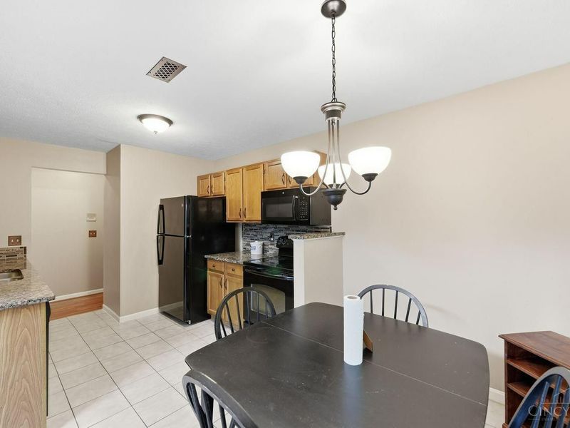 1572 Gelhot Drive, Unit 127, Fairfield, OH 45014 Photo 5