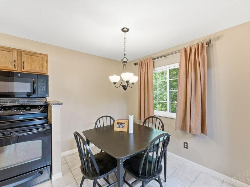 1572 Gelhot Drive, Unit 127, Fairfield, OH 45014 Photo 9