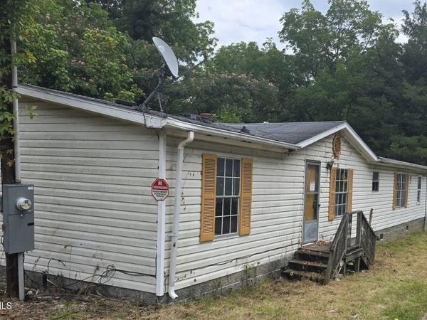 380 Cedar Point Road, Johnson City, TN 37615