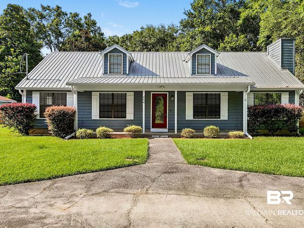 404 W Pedigo Ave, Foley, AL 36535