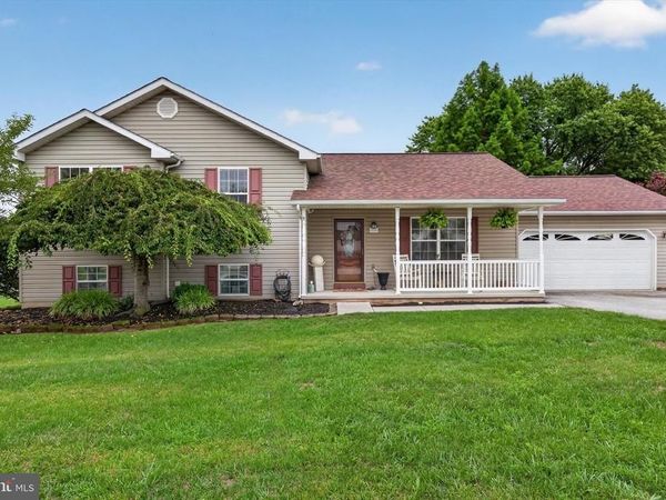 240 MATTHEW DRIVE, NEW OXFORD, PA 17350