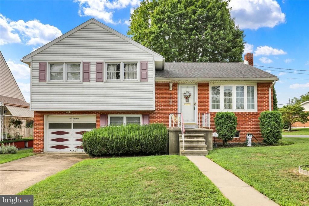 216 PROSPECT AVENUE, READING, PA 19611