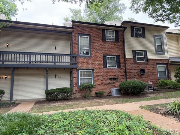 84 Conway Cove Drive , Chesterfield, MO 63017