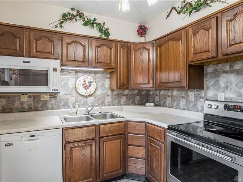 3608 Valleywood Drive, Dayton, OH 45429 Photo 10