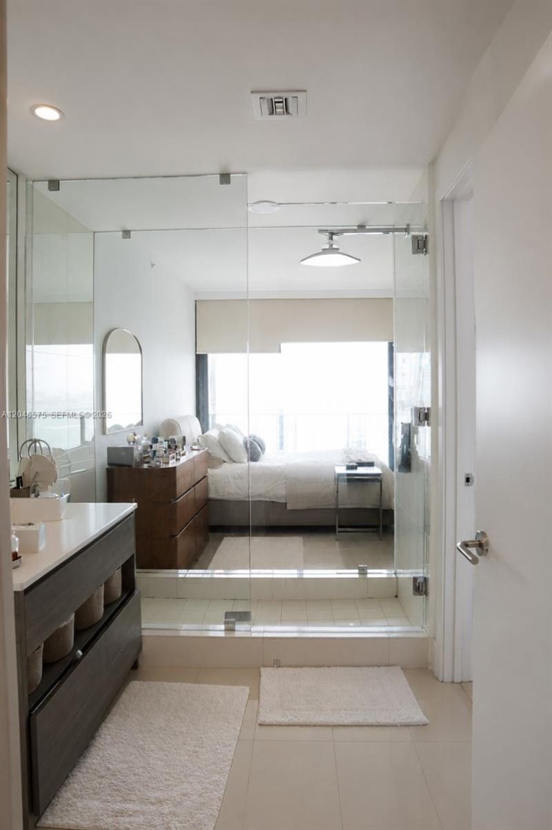 460 NE 28th St, Unit 802, Miami, FL 33137 Photo