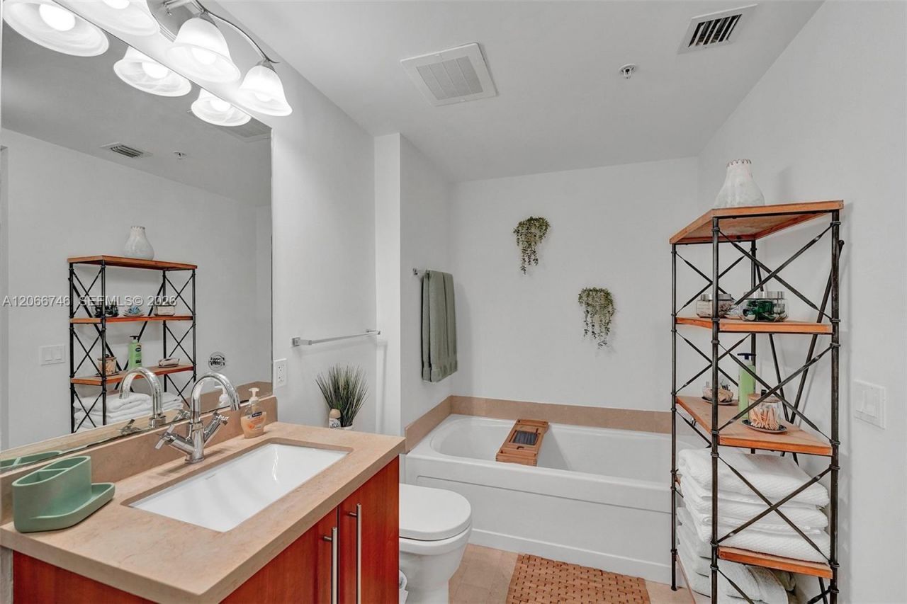79 SW 12th St , Unit 3608-S, Miami, FL 33130 Photo
