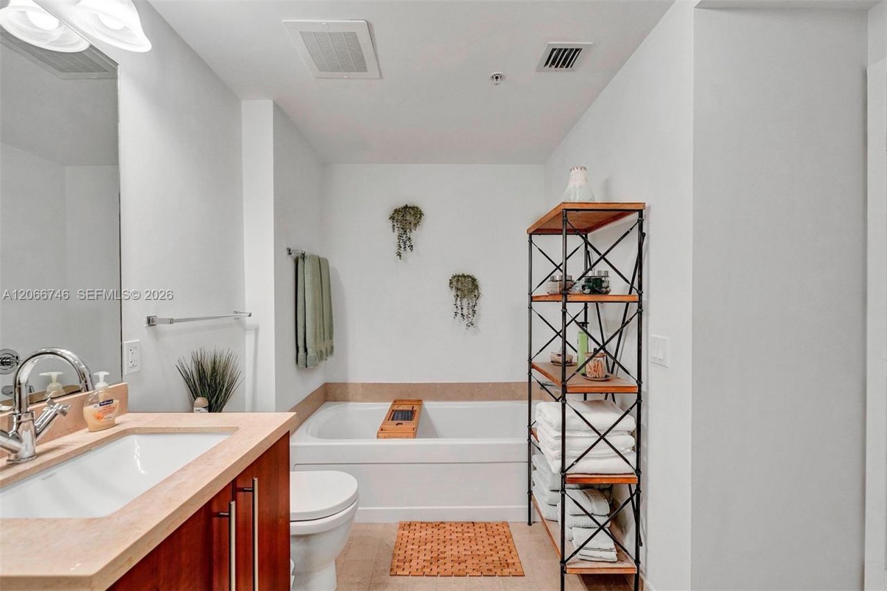 79 SW 12th St , Unit 3608-S, Miami, FL 33130 Photo