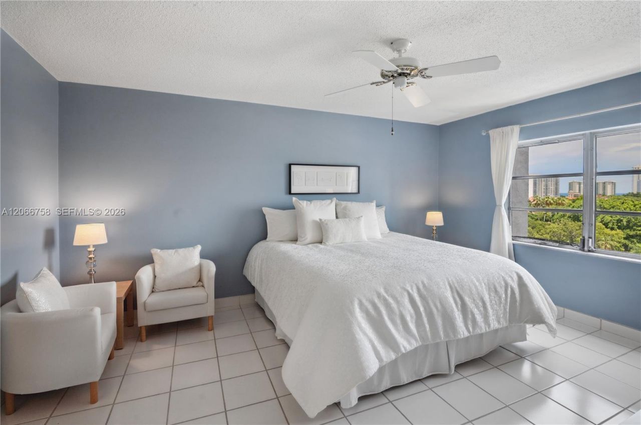 200 Diplomat Pkwy, Unit 830, Hallandale Beach, FL 33009 Photo