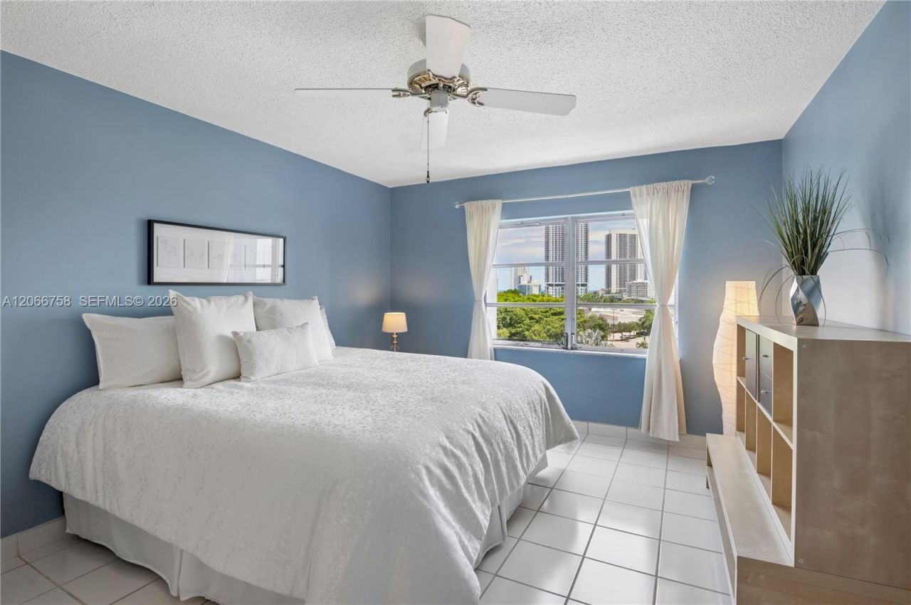 200 Diplomat Pkwy, Unit 830, Hallandale Beach, FL 33009 Photo