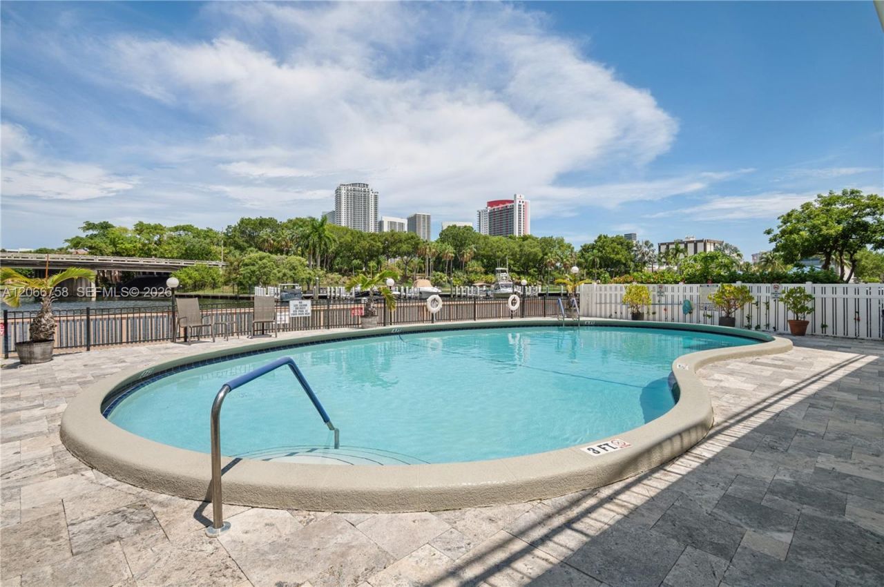 200 Diplomat Pkwy, Unit 830, Hallandale Beach, FL 33009 Photo