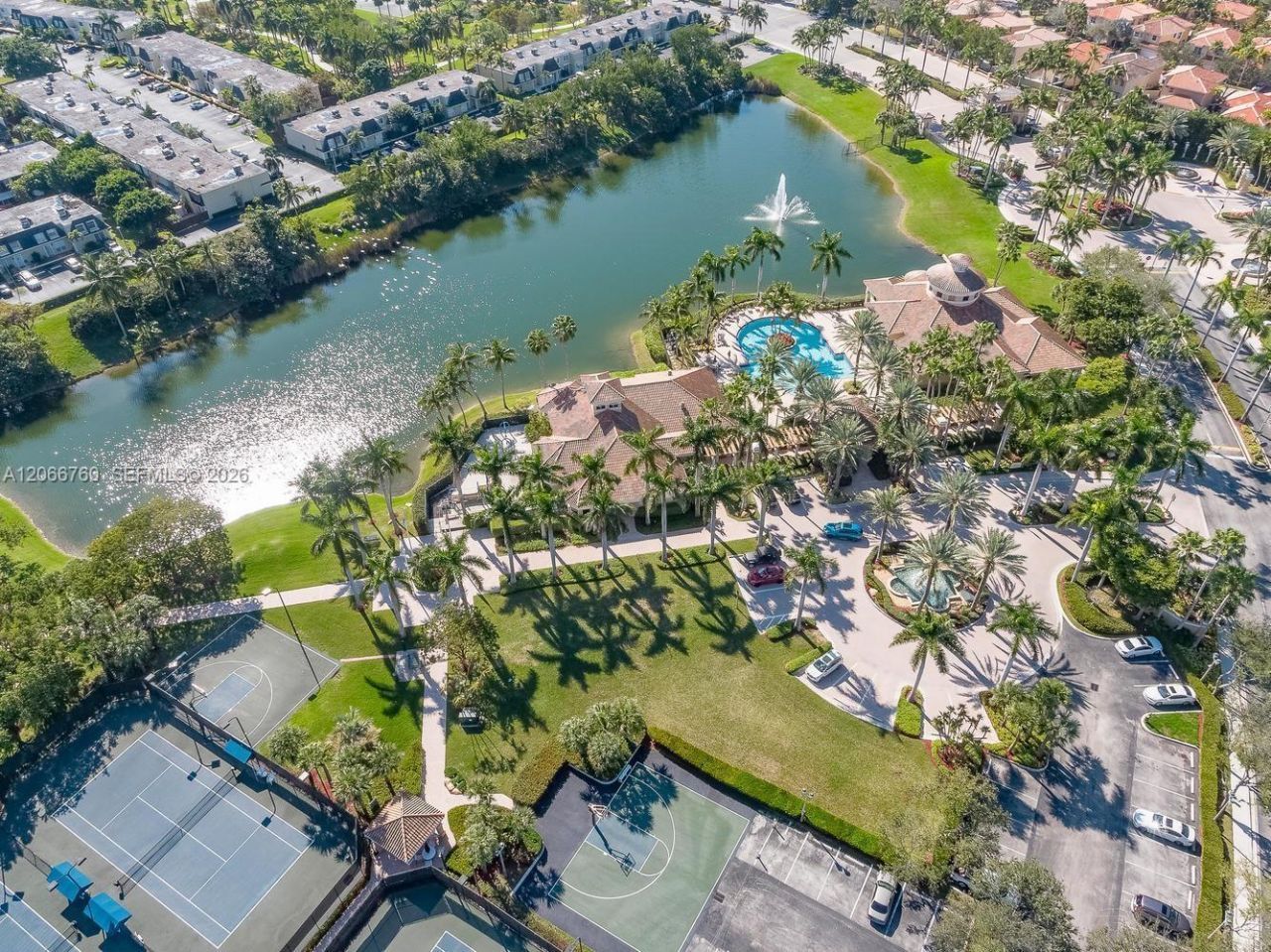 891 Captiva Dr , Hollywood, FL 33019 Photo