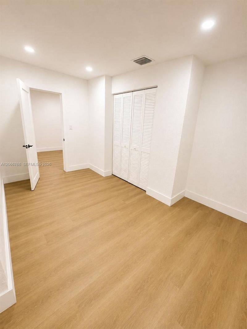 2415 NW 15th St, Miami, FL 33125 Photo