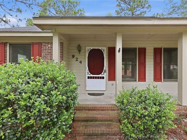 924 E Winds Lane, Fayetteville, NC 28311