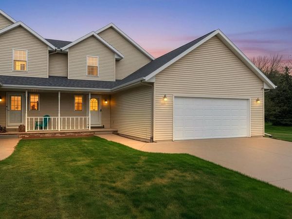 1087 STILLMEADOW LANE, Menasha, WI 54952