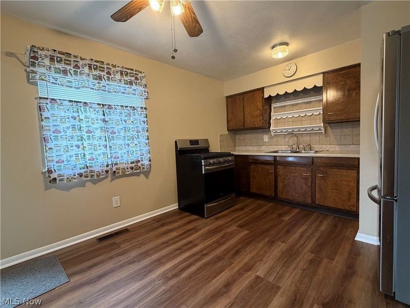 2849 25th Street NE, Canton, OH 44705 Photo 4