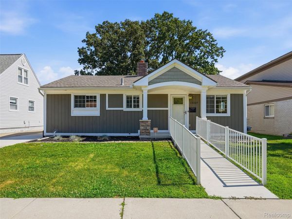 23239 Detour Street , St Clair Shores, Mi 48082