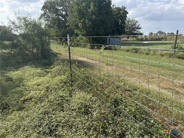 240 Private Road 4601 Road, Waelder, TX 78959