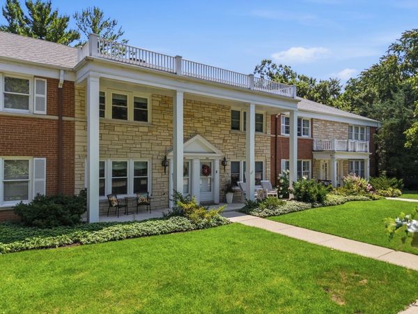 606 5th Street , Unit 606, Wilmette, IL 60091