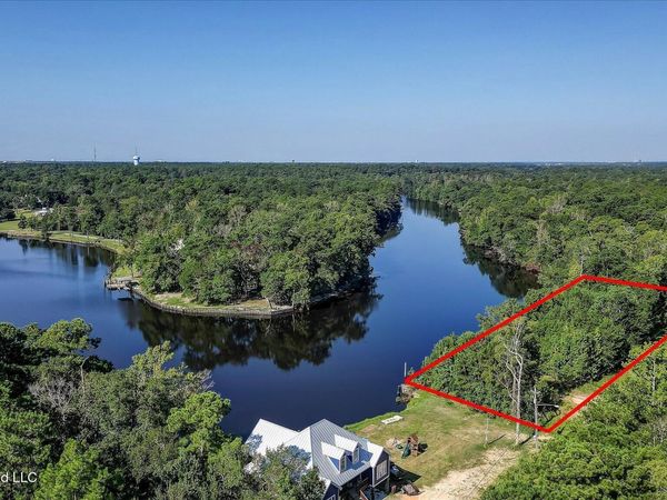 12209 Hickman Road, Biloxi, MS 39532